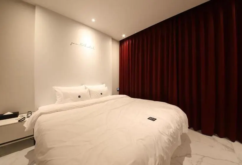 اتاق استاندارد, Zam101 Hotel Gimhae