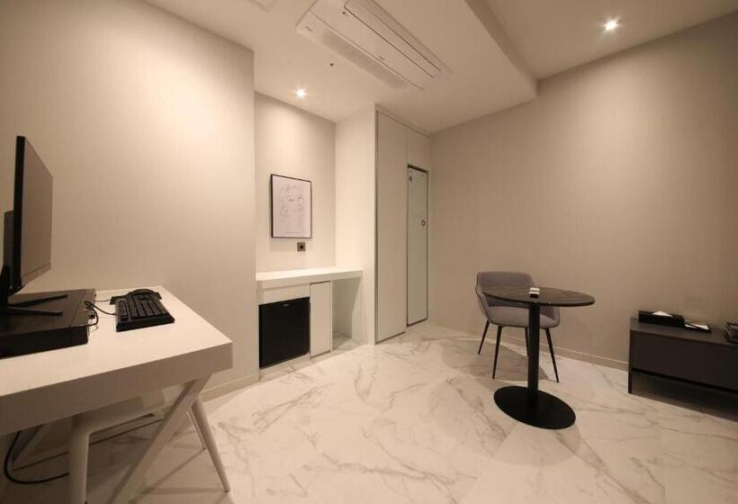 غرفة ديلوكس, Zam101 Hotel Gimhae