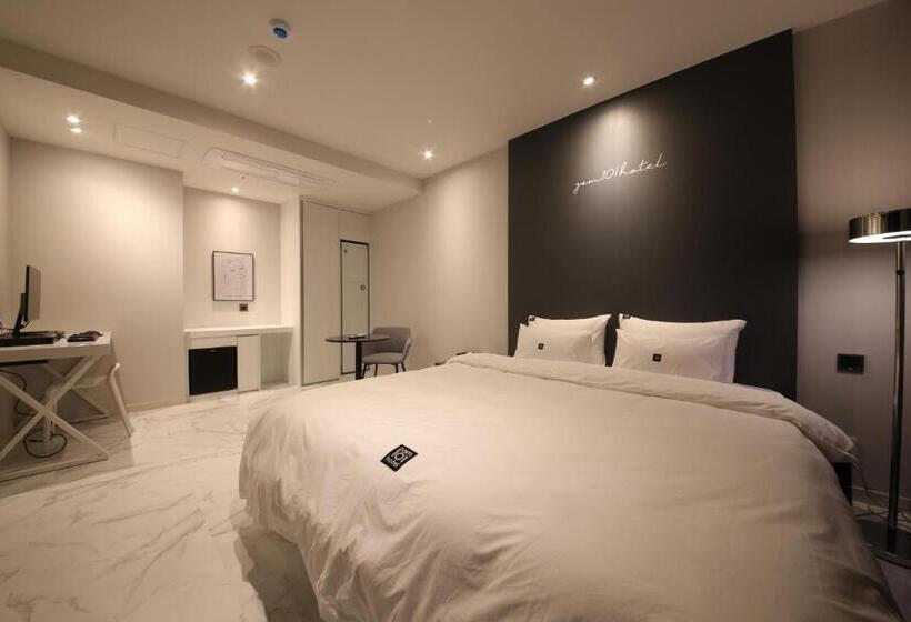 غرفة ديلوكس, Zam101 Hotel Gimhae