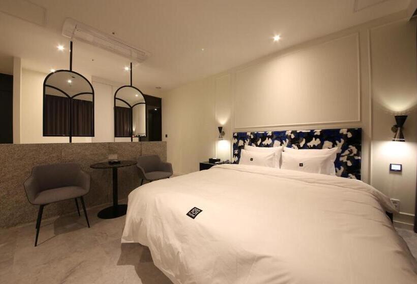 غرفة قياسية مزوَّدة بجاكوزي, Zam101 Hotel Gimhae