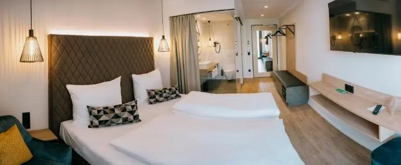 スーペリアールーム, Loom Hotel & Skybar