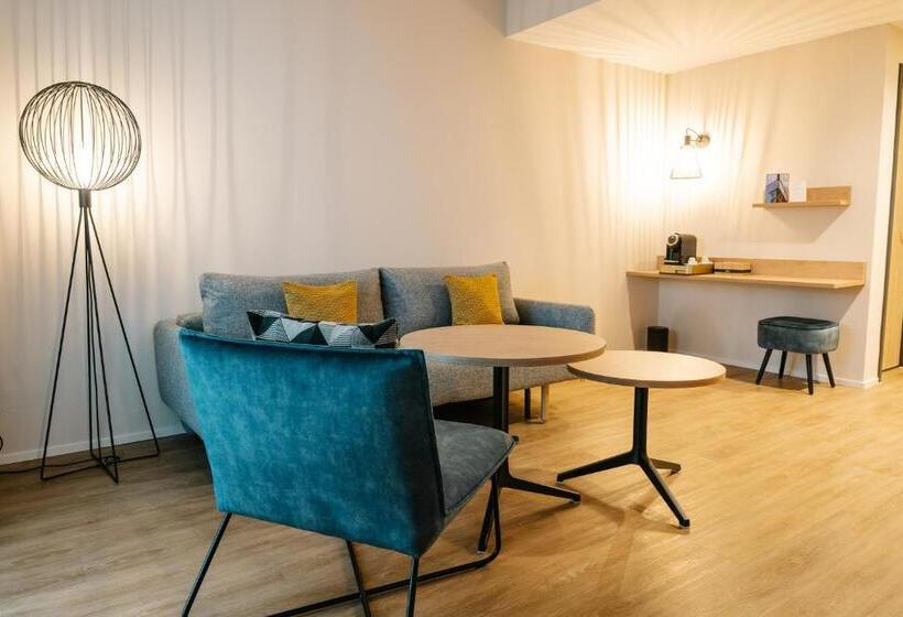 스위트, Loom Hotel & Skybar