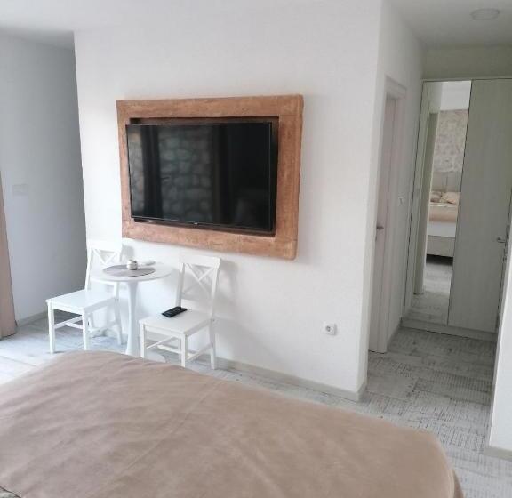 استودیو استاندارد با تراس, Vila Mira