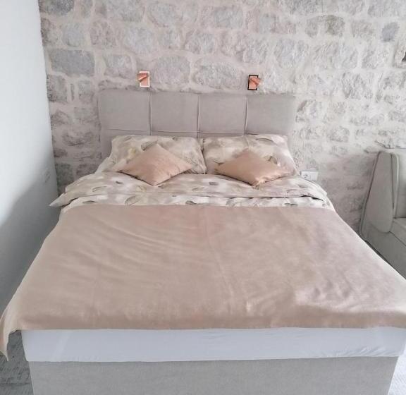 استودیو استاندارد با تراس, Vila Mira