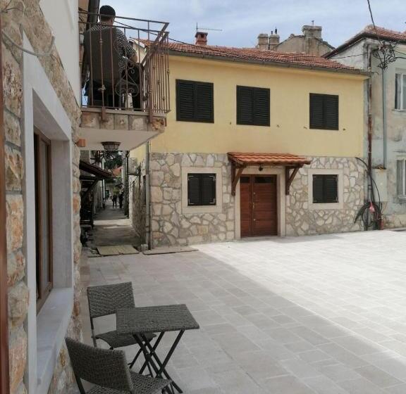 استودیو استاندارد با تراس, Vila Mira