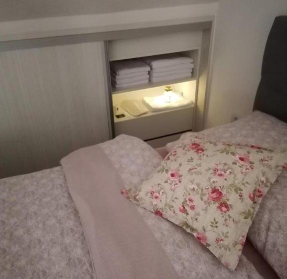 آپارتمان 1 خوابه با تراس, Vila Mira