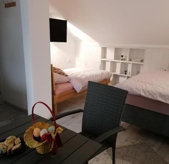 آپارتمان 1 خوابه با تراس, Vila Mira