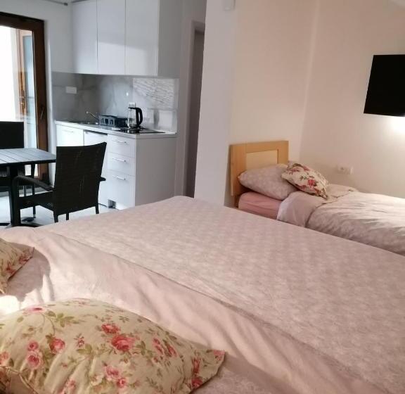 آپارتمان 1 خوابه با تراس, Vila Mira