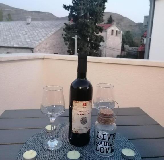 آپارتمان 1 خوابه با تراس, Vila Mira