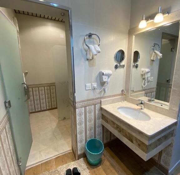 إستوديو قياسى ذو إطلالة, أزد للشقق المخدومة