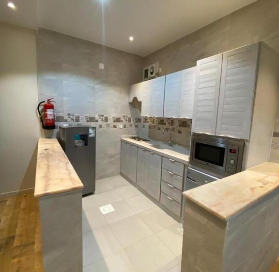 شقة غرفتين, أزد للشقق المخدومة