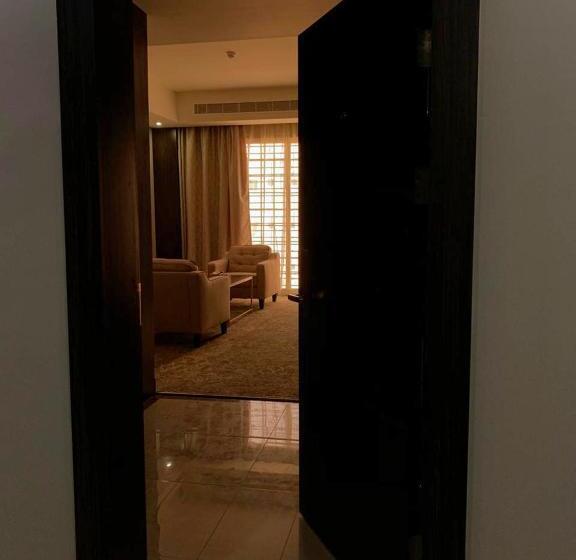 패밀리 스튜디오, Crystal Blue Rabigh 2