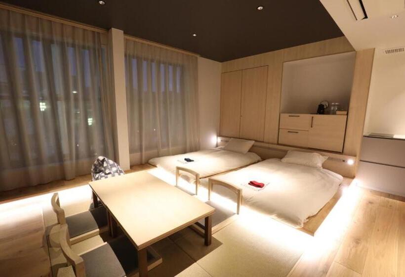 Familjesvit, Gen Hotel Kamakura