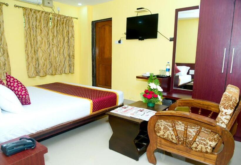 סטודיו דלוקס, Grand Plaza