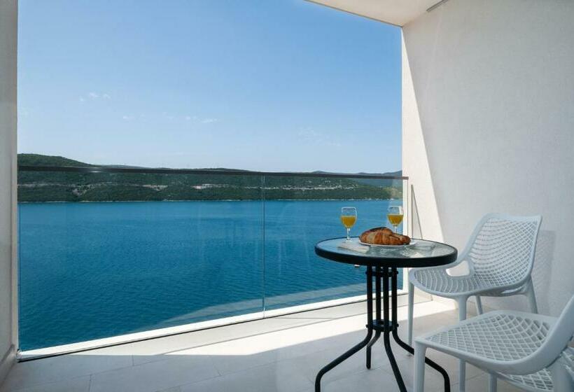 اتاق لوکس با چشمانداز دریا, Vapore