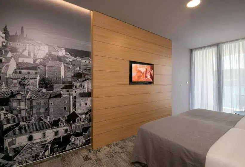 اتاق لوکس با چشم‌انداز دریا, Vapore