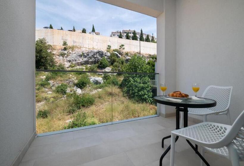 اتاق استاندارد سه تخته با بالکن, Vapore