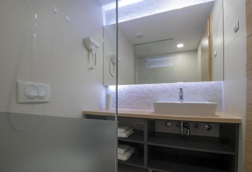 اتاق استاندارد سه تخته با بالکن, Vapore