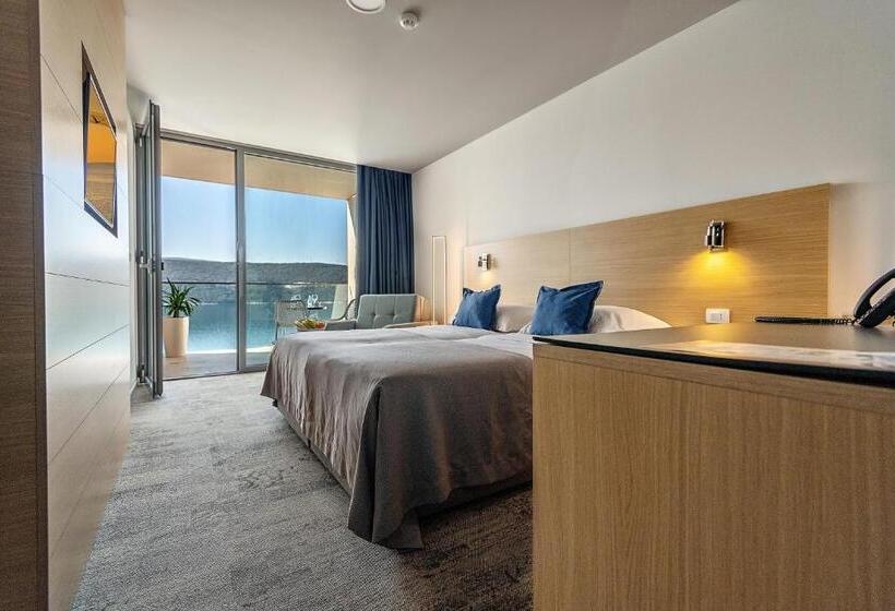 اتاق لوکس با چشمانداز دریا, Vapore