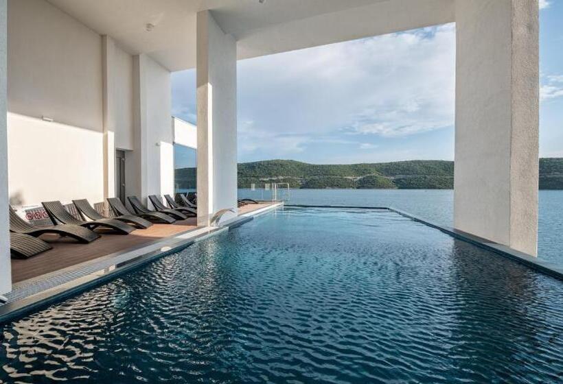 اتاق لوکس با چشمانداز دریا, Vapore