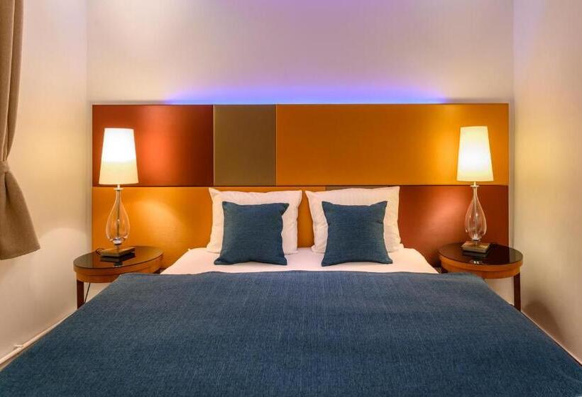 디럭스 4인 룸, Maxmillian Pension & Restaurant