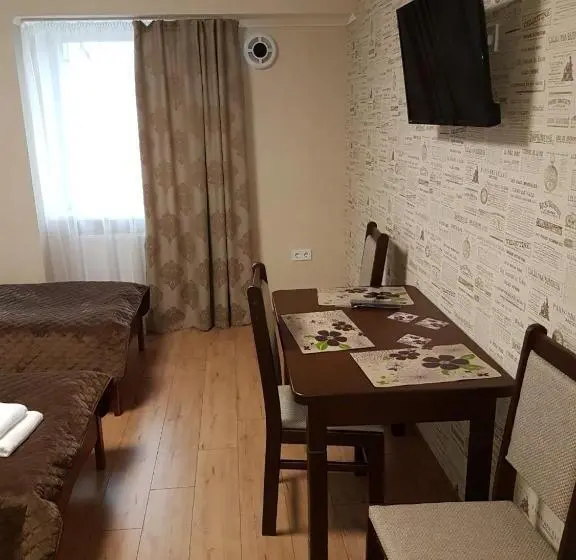 Standard Kolmen Hengen Huone, готель біля фонтану