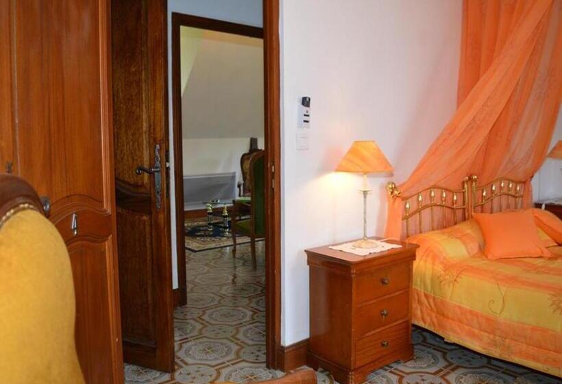 デラックスルーム, Le Vieux Château De Hommes