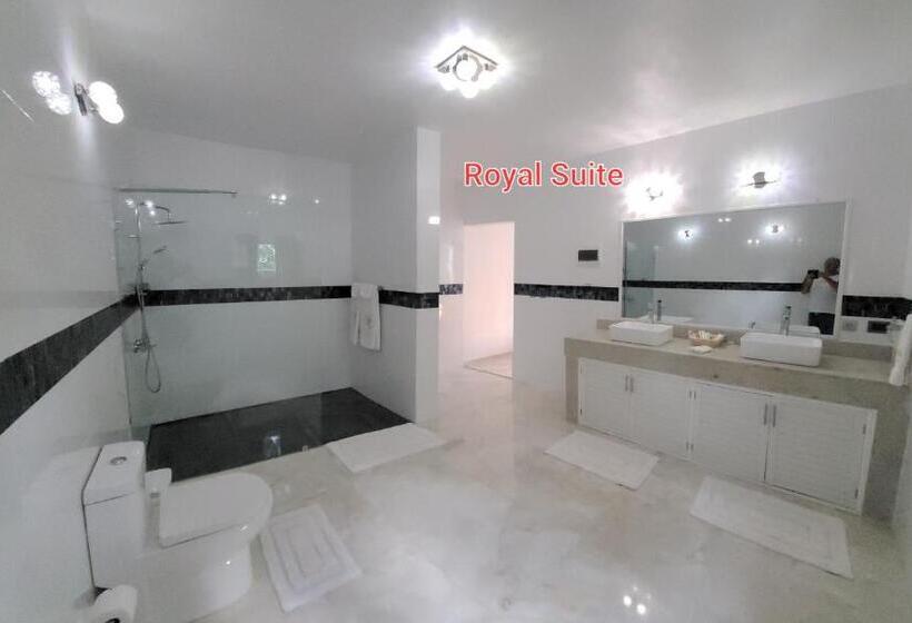 سوئیت با تخت بزرگ, Casaenjoysamana