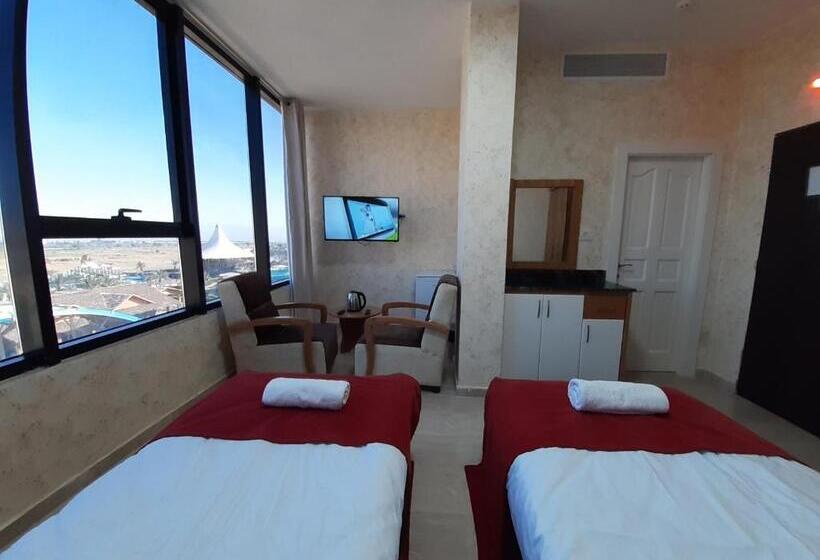 تختخواب در اتاق مشترک, Dolphin Suites