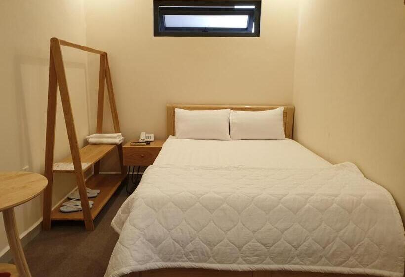 اتاق اکونومی یک تخته, Mỹ Phương