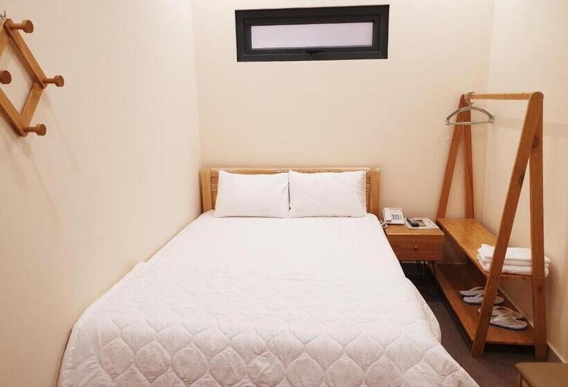 اتاق اکونومی یک تخته, Mỹ Phương