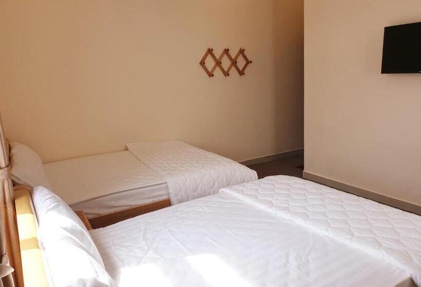 اتاق استاندارد چهارنفره با چشمانداز باغ, Mỹ Phương