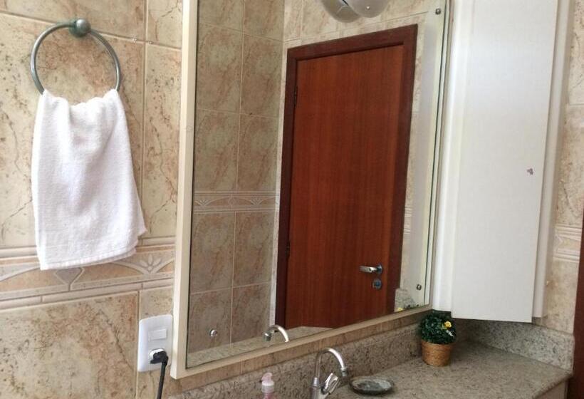 جناح, Pousada Catarina