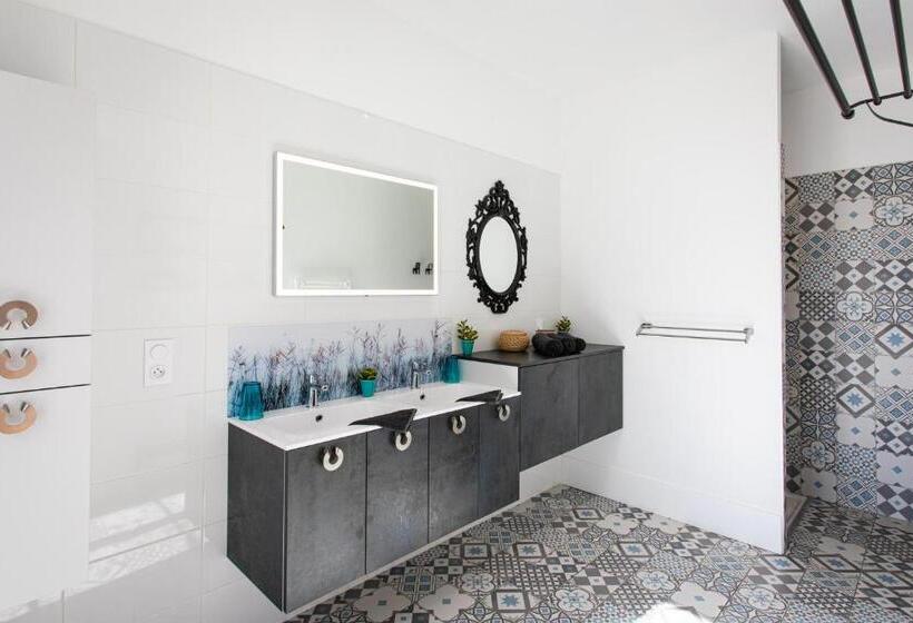 Стандартный Номер Кровать Кинг, Le 49 Côté Parc & Spa