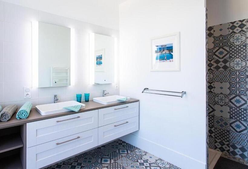 디럭스 룸 킹사이즈 침대, Le 49 Côté Parc & Spa