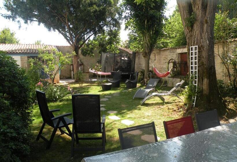 Standard room with outdoor bath, L'escale