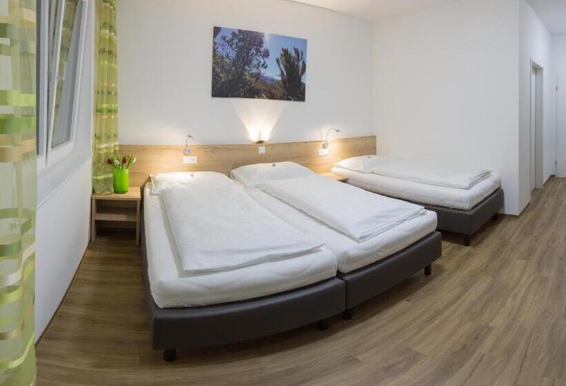 标准三人间, Rimo