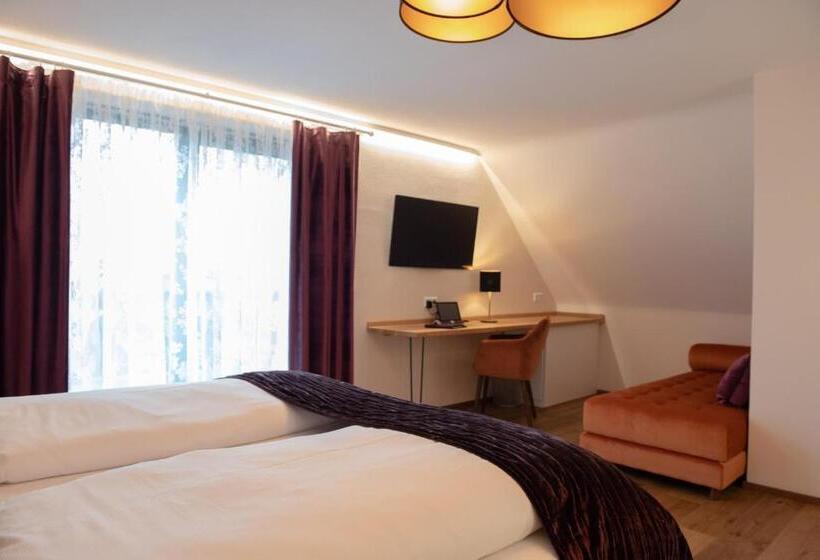 غرفة قياسية مزوَّدة بشُرفة, Boutique   Hotel Zum Schloss