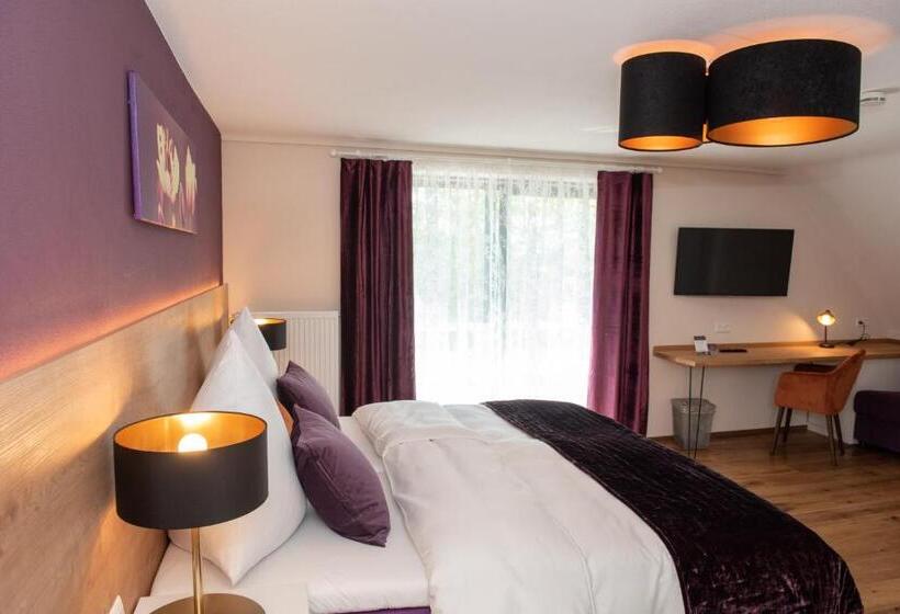 غرفة قياسية مزوَّدة بشُرفة, Boutique   Hotel Zum Schloss