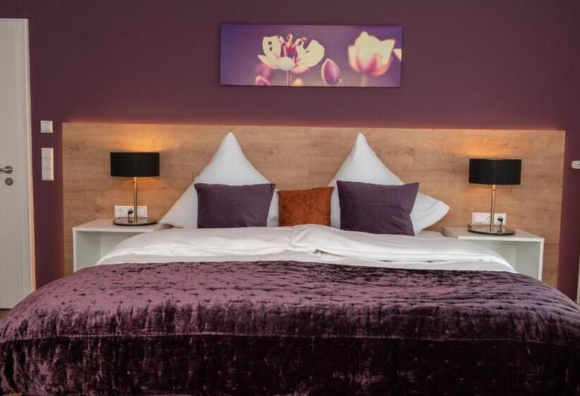 غرفة قياسية مزوَّدة بشُرفة, Boutique   Hotel Zum Schloss