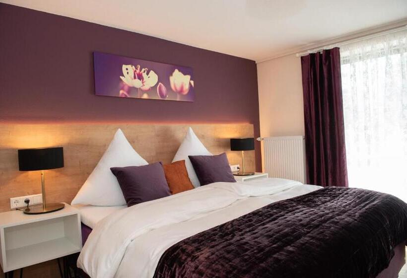 غرفة قياسية مزوَّدة بشُرفة, Boutique   Hotel Zum Schloss