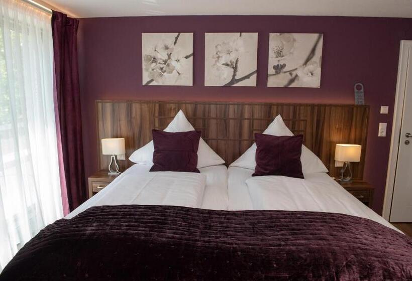 غرفة قياسية مزوَّدة بشُرفة, Boutique   Hotel Zum Schloss