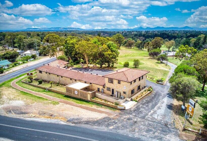 חדר משפחתי, Kandos Fairways Motel