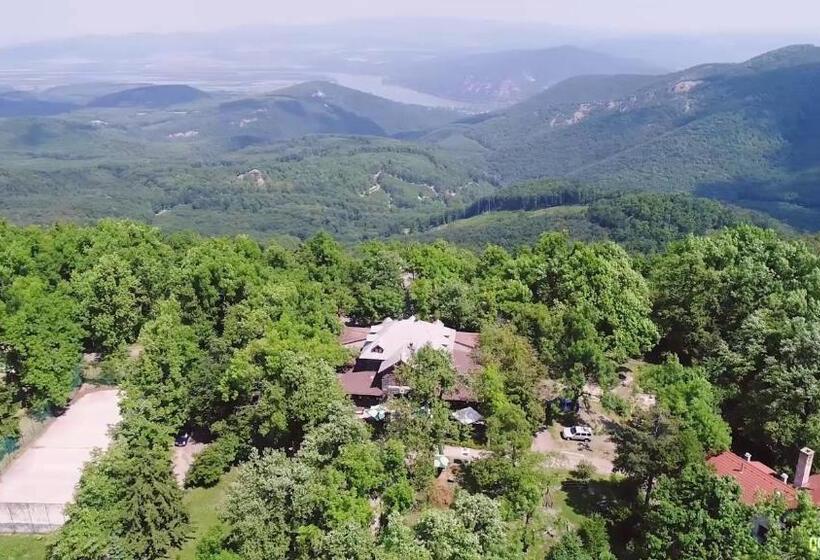 غرفة قياسية ثلاثية, Báró Eötvös Loránd Menedékház