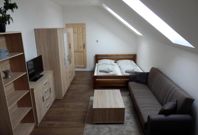 家庭间, Ubytování V Soukromí Opolany U Poděbrad