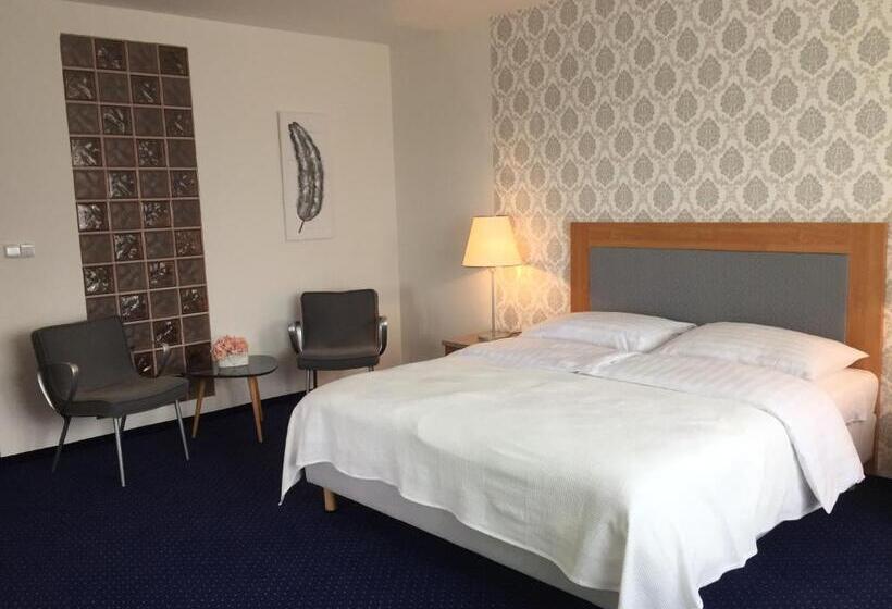 Номер Deluxe с Видом, Dvůr