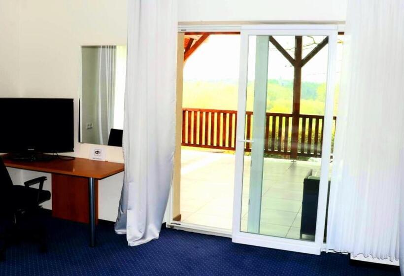 Номер Deluxe с Видом, Dvůr