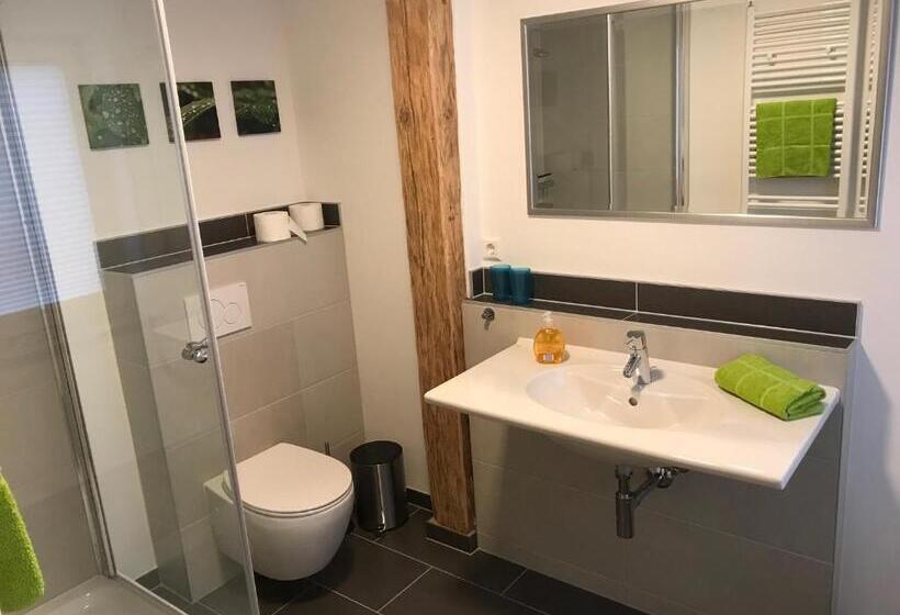 スタンダードルーム, Das Kleine Schwarze