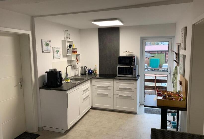 スタンダードルーム, Das Kleine Schwarze