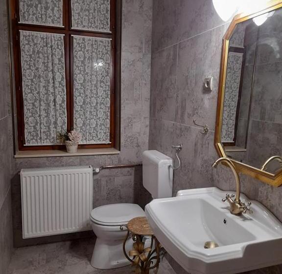 标准三人间, Locomotiv Vendégház